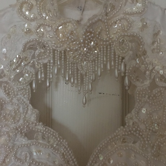 VINTAGE DESIGNER ALFRED ANGELO WHITE WEDDING GOWN (SIZE 4) - Picture 2 of 6